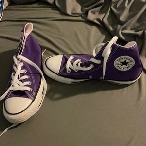 Purple high top converse shoes. Size 7